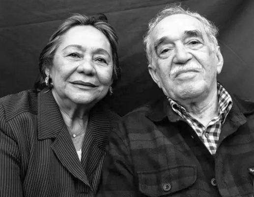 Ahogyan M�rquez k�s�bb, m�r �sz hajjal mondta: az � eljegyz�s�k az �gben k�ttetett. K�p forr�sa: The New York Times   