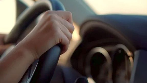 A Szarvasi J�r�sb�r�s�g a 37 �ves, b�ntetett el��let�, k�l�n�s visszaes�nek min�s�l�, szolnoki f�rfit, v�grehajtand� b�rt�nb�ntet�sre �t�lte. A k�p illusztr�ci�. K�p: Shutterstock   