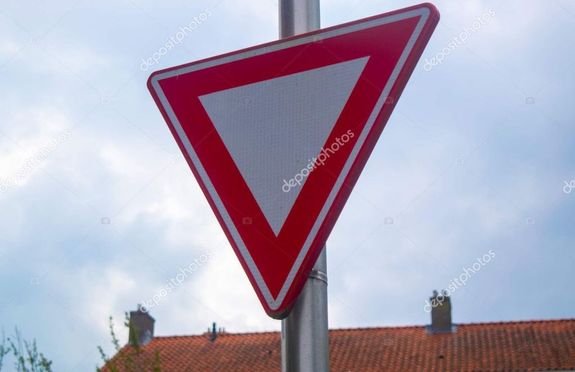 A battonyai f�rfi elvitte a k�z�ti jelz�t�bl�kat az utcakeresztez�d�sb�l, ezzel vesz�lyeztette a k�zleked�s biztons�g�t. A k�p illusztr�ci�. K�p: DeposiPhotos   