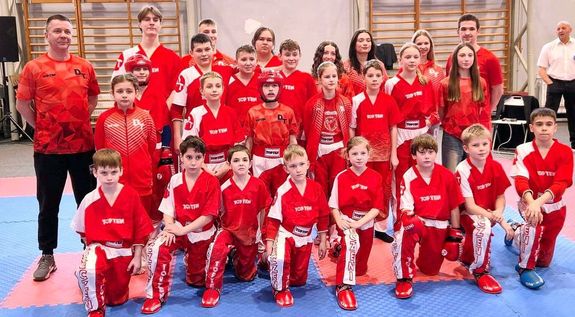 A B�k�scsabai JALTE - Debreczeni Team csapata. K�p forr�sa: Szerz�