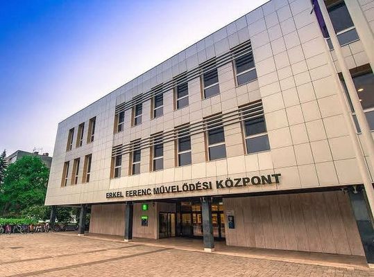 A gyulai Erkel Ferenc M�vel�d�si K�zpontban, holnap ny�lik Barab�s Ferenc computer design ki�ll�t�sa. K�p forr�sa: Erkel Ferenc M�vel�d�si K�zpont Facebook-oldala   