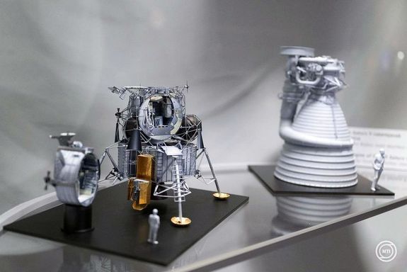 K�pek az Ir�ny a Galaxis! - Magyarorsz�g �s az �rkorszak c�m� ki�ll�t�sr�l, a Budapesti T�rt�neti M�zeumban. K�pek: MTI / Kov�cs M�rton   