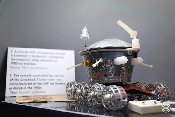 K�pek az Ir�ny a Galaxis! - Magyarorsz�g �s az �rkorszak c�m� ki�ll�t�sr�l, a Budapesti T�rt�neti M�zeumban. K�pek: MTI / Kov�cs M�rton   