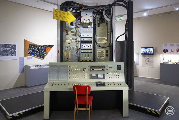 K�pek az Ir�ny a Galaxis! - Magyarorsz�g �s az �rkorszak c�m� ki�ll�t�sr�l, a Budapesti T�rt�neti M�zeumban. K�pek: MTI / Kov�cs M�rton   