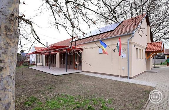 Meg�jult a rom�n nemzetis�gi �voda, a Hajd�-Bihar v�rmegyei K�r�sszak�lban. K�p: MTI / Czegl�di Zsolt