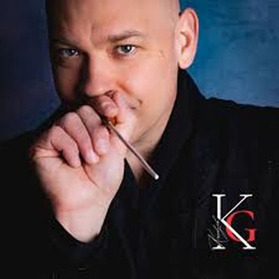 Kessely�k Gergely (Budapest, 1971. �prilis 2. -) Liszt Ferenc-d�jas karmester, operarendez� vez�nyli a Zeneakad�mi�n, m�rcius 6-�n, Erkel Ferenc B�nk b�n c�m� oper�j�t. K�p forr�sa: Kessely�k Gergely Facebook-oldala