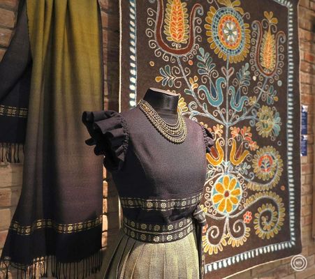 A XX. K�rp�t-medencei N�pi Textilfesztiv�l megnyit�j�n, p�nteken, B�k�scsab�n, a Munk�csy Mih�ly M�zeumban. K�pek: MTI / Lehoczky P�ter