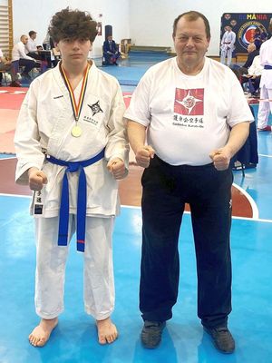 Az arany�rmes Ticz N�ndor �s mestere, Gregor L�szl�. K�p forr�sa: Szerz�