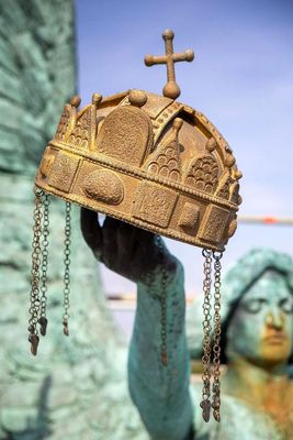 G�briel arkangyal szobr�t restaur�l�sra k�sz�tik el� 2024. szeptember elsej�n. K�pek forr�sa: Magyarorsz�g Korm�ny�nak Facebook-oldala   