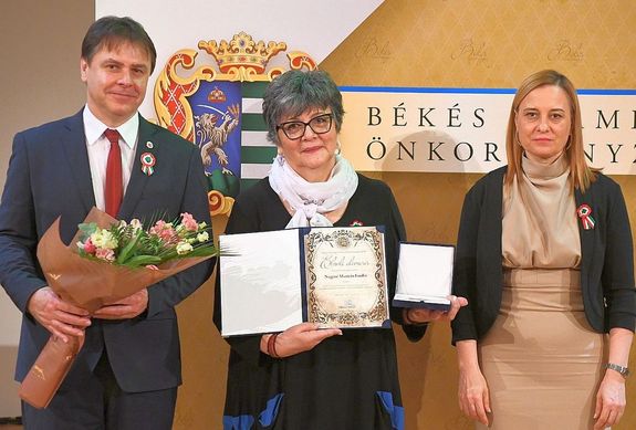 A B�k�s v�rmegyei, eln�ki kit�ntetettek. K�pek Forr�sa: B�k�s V�rmegye �nkorm�nyzat�nak Facebook-oldala