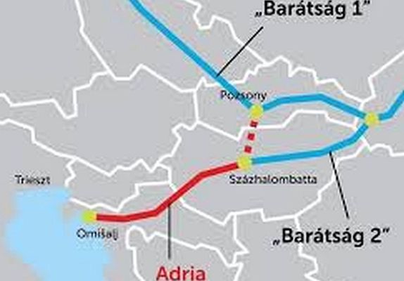  Magyarorsz�g �s Szlov�kia �j benzin- �s d�zelvezet�ket �p�t a pozsonyi �s a sz�zhalombattai k�olajfinom�t� �sszek�t�se �rdek�ben. T�rk�p forr�sa: Facebook   