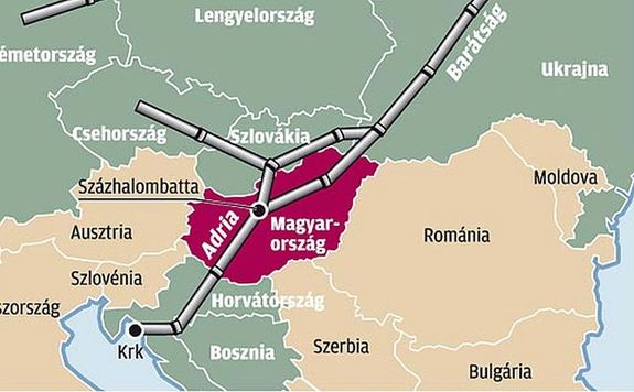 Az Eur�pai Bizotts�g, �s az Eur�pai Tan�cs eln�ke a k�z�s lev�ben rem�ny�t fejezte ki, hogy az uni�s t�mogat�s megnyithatja az utat a jelenlegi akad�lyok lek�zd�s�hez, a Bar�ts�g k�olajvezet�k gyors helyre�ll�t�s�hoz. K�p: MTI