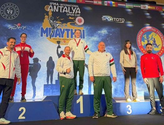 Els� Horv�th-T�th Enik� (54 kg). K�p forr�sa: Szerz�