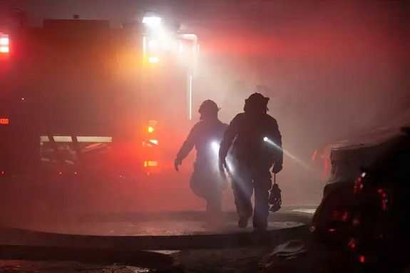  H�tf�n, este, csal�di h�z gyulladt ki, Dobozon. A h�zban tart�zkod�k id�ben elhagyt�k az �p�letet. A k�p illusztr�ci�. K�p: DepositPhotos