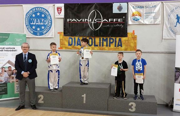 K�pek a b�k�scsabai kick-box di�kolimpia orsz�gos d�nt�j�r�l. K�pek forr�sa: Szerz�