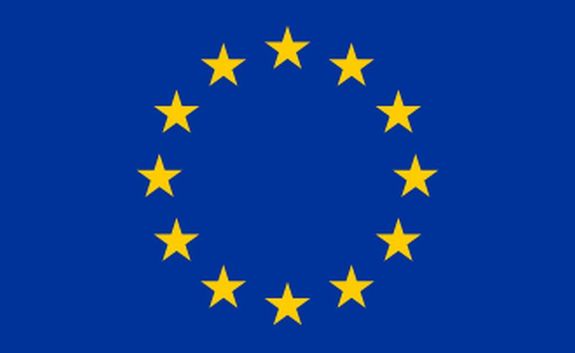  Az Eur�pai Uni�t jelk�pez�, hivatalos z�szl� k�k alapon, k�r alakban, 12 darab �t�g� arany csillag. K�p forr�sa: Wikip�dia