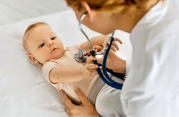 N�h�ny praxisban ezer gyermek ell�t�s��rt is felelnek a h�zi gyermekorvosok (Illusztr�ci�: Shutterstock)