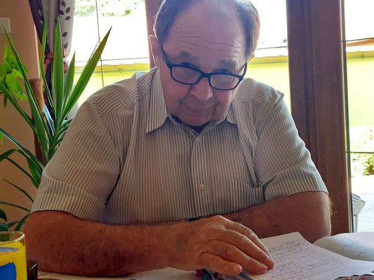 Dr. �rus Tibor a szakmais�g er�s�d�s�t, a politik�t�l val� f�ggetlens�get v�rja az �n�ll� eg�szs�g�gyi t�rca l�trehoz�s�t�l