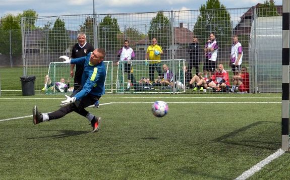 K�pek az �prilis 21-i, rend�rs�gi labdar�g� torn�r�l, Gyul�n. K�pek forr�sa: B�k�s v�rmegyei rend�rs�g Facebook-oldala