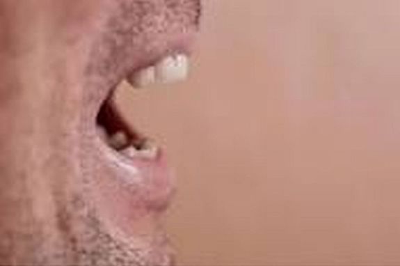 Az ittas, dobozi f�rfi berontott a szeghalmi v�grehajt�i irod�ba, felemelt sz�kkel k�vetelte levont p�nze visszautal�s�t �s a v�grehajt�t h�za felgy�jt�s�val, meg�l�ssel fenyegette. A k�p illusztr�ci�. K�p: Shutterstock   