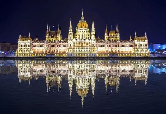 Az Orsz�gh�z �p�lete, Budapesten. K�p forr�sa: Wikimedia Commons   