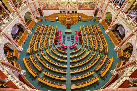 A k�pvisel�h�zi �l�sterem. K�p forr�sa: parlament.hu