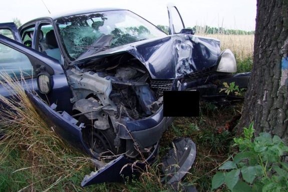 F�nak �tk�z�tt a figyelmetlen aut�s, a feles�ge a helysz�nen meghalt. A k�p illusztr�ci�. K�p: Police.hu   