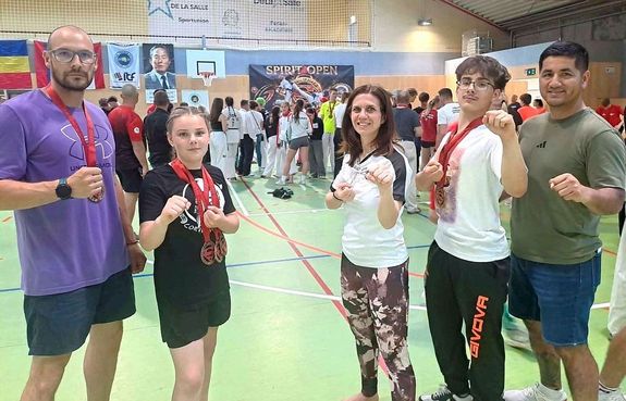 A Magyarb�nhegyesi Corvin Taekwon-do Klub csapata. K�p forr�sa: Szerz�