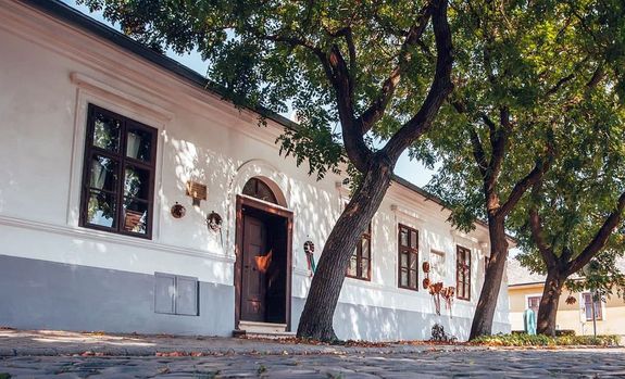  Erkel Ferenc sz�l�h�za Gyul�n, az Apor t�ren. K�p: csodalatosmagyaroorszag.hu   