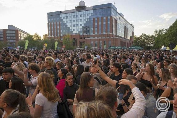 R�sztvev�k a 2026. �vi fels�oktat�si felv�teli elj�r�s ponthat�rv�r�, budapesti rendezv�ny�n, cs�t�rt�k�n, az ELTE L�gym�nyosi Campus�n megtartott rendezv�nyen. K�p: MTI / Lakatos P�ter