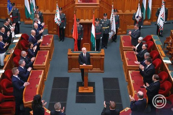 Baka Andr�st a korm�nyp�rti Tisza-frakci� jel�lte �llamf�nek, titkos szavaz�son, 140 igen �s 6 nem vokssal v�lasztott�k meg a k�pvisel�k. K�p: MTI / M�th� Zolt�n   