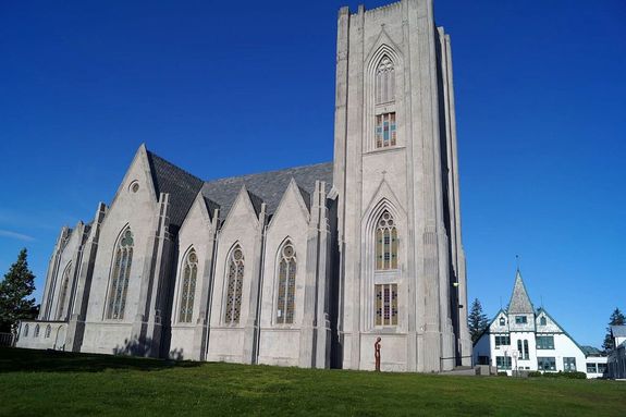 Leny�g�z� sz�ps�g� a reykjav�ki sz�kesegyh�z (Forr�s: Sipos Istv�n-arch�vum)