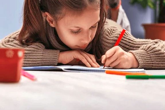 Figyeltek arra, hogy a gyakran haszn�lt, a gyerekek sz�j�val is �rintkez� term�kek ne tartalmazzanak eg�szs�gre �rtalmas anyagokat. A k�p illusztr�ci�. K�p: Shutterstock   