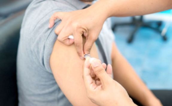 A HPV elleni v�d�olt�s nem k�telez�, de az eg�szs�g meg�rz�se �s a s�lyos megbeteged�sek megel�z�se �rdek�ben, mindenk�pp javasolt. A fi�knak �s a l�nyoknak is el�rhet�. A k�p illusztr�ci�. K�p: 123RF