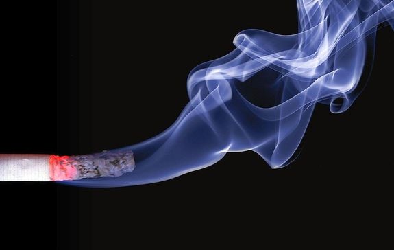 Azokat v�rj�k, akik 50 �s 74 �v k�z�ttiek, jelenleg is �s legal�bb tizen�t �ve rendszeresen doh�nyoznak. A k�p illusztr�ci�. K�p: Pixabay