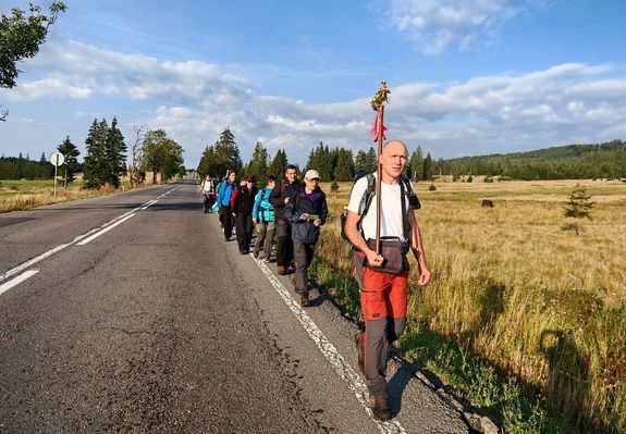 Elk�sz�lt a M�ria-�t a rom�niai, Hargita megyei Cs�ksomly� �s a magyarorsz�gi Szabolcs-Szatm�r-Bereg megyei M�riap�cs k�z�tti szakasza. K�pek forr�sa: Rom�niai M�ria-�t Egyes�let Facebook-oldala