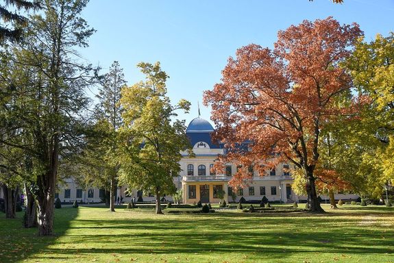A Muzsik�l az erd� a K�r�s�k v�lgy�ben h�romnapos programjainak els� napja az Alm�sy-kast�ly parkj�ban lesz. K�p: B�k�s Megyei �rt�kt�r