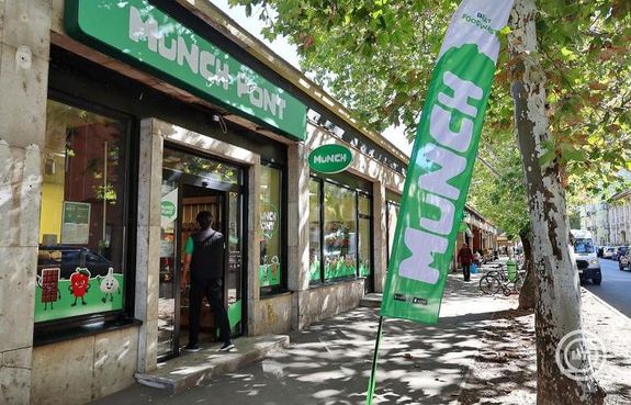  Megny�lt a magyar �telment� startup, a Munch els� fizikai boltja az �lelmiszer-pazarl�s elleni k�zdelem vil�gnapj�hoz kapcsol�dva. Az �zlet h�tf�t�l, Szegeden v�rja a v�s�rl�kat. K�pek: MTI / Lehoczky P�ter
