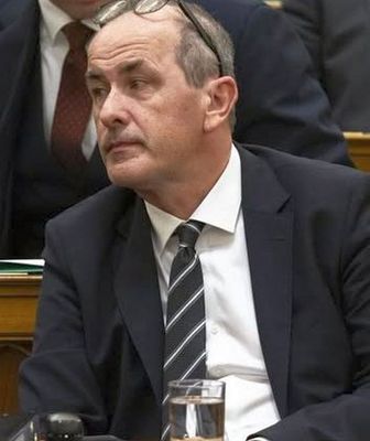 Dr. Heged�s Zsolt: ,,Meggy�z�d�sem, hogy a konstrukt�v egy�ttm�k�d�s �s az int�zm�nyek k�z�tti k�lcs�n�s tisztelet, a korrekt szakmai p�rbesz�d a felel�s jogalkot�s alapja.” (Forr�s: Dr. Heged�s Zsolt Facebook-oldala)