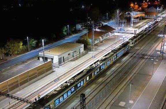  Sikeresen z�rult a Budapest-Belgr�d vas�tvonal cs�csmenetrendi terhel�st szimul�l� tesztel�se szombatr�l, vas�rnapra virrad� �jszaka. K�p: Vit�zy D�vid k�zleked�si �s beruh�z�si miniszter Facebook-oldala   