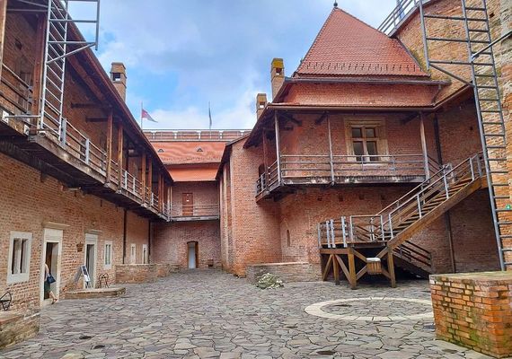 A 18. B�k�s megyei M�ty�s kir�ly monda- �s mesemond� verseny okt�ber 9-�n, p�nteken, 10 �rakor kezd�dik a Gyulai V�rban. K�p: CsodalatosMagyarorszag.hu   