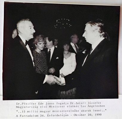 Dr. Pfeiffer Ede J�nos fogadja dr. Antall J�zsef minisztereln�k�t, 1990. okt�ber 20-�n, Los Angelesben. K�p: Pfeiffer csal�d arch�vuma