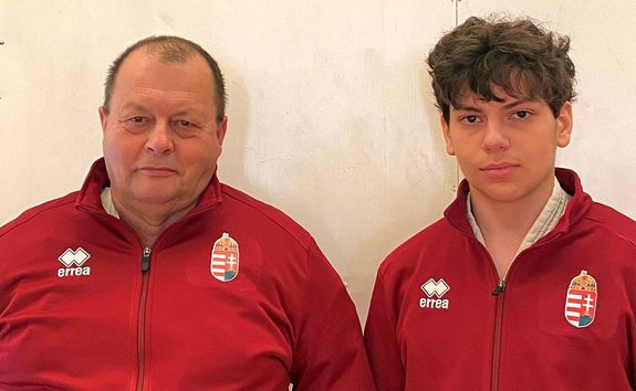 Ticz N�ndor, a B�k�scsabai JALTE Goshinkai Karate Szakoszt�ly�nak versenyz�je edz�j�vel, Gregor L�szl�val