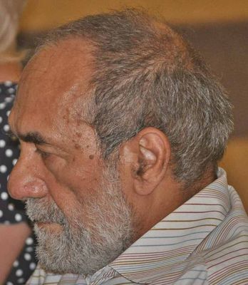 M. Szab� Mih�ly - nyugalmat teremtve maga k�r�l - az �r�snak szenteli minden idej�t 