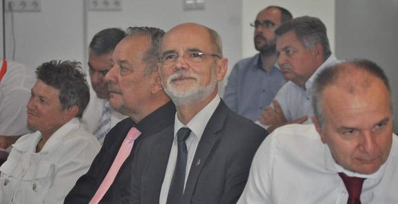 Bogn�r Levente b�szke arra, hogy m�g egy sikeres magyar civil szervezet sz�khelye Aradon van
