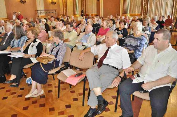 Pillant�s a hallgat�s�gra